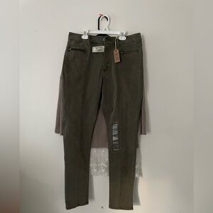 American Eagle olive green high rise regular jeans with Zipper Details